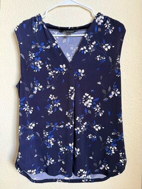 41 Hawthorn Navy Floral V-Neck Sleeveless Blouse